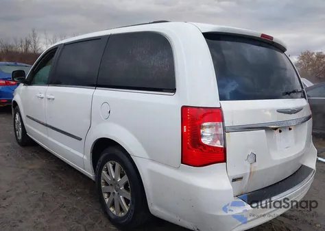 2016 Chrysler Town & Country Touring z USA, uszkodzony, nr VIN 2C4RC1BG4GR164768